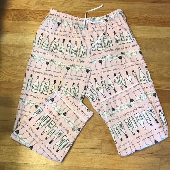 Cute kitchey pajama bottoms with wine sayings - Picture 1 of 6